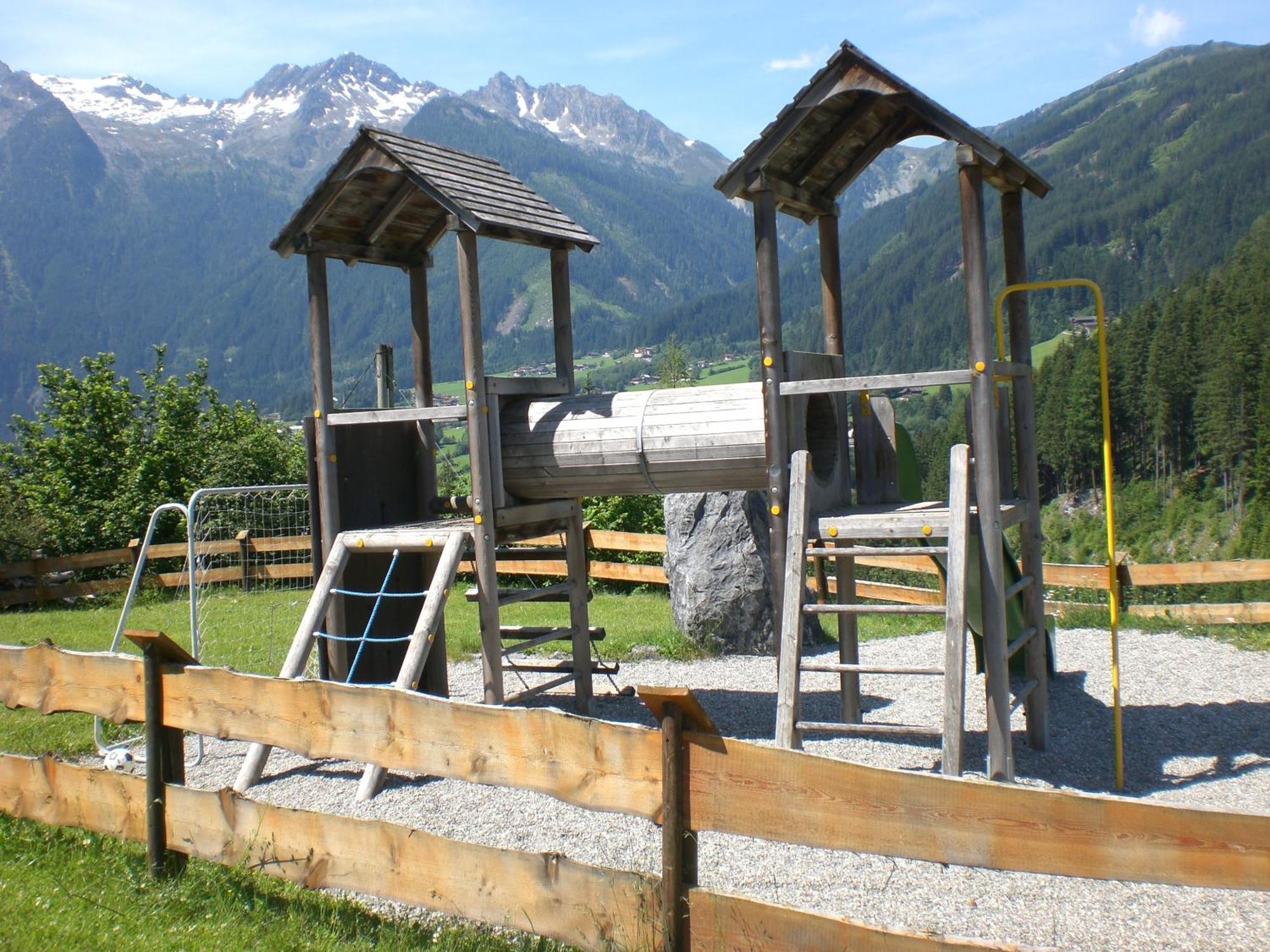 Hotel Gruppen Und Familienhof Falkenstein Krimml Exterior foto