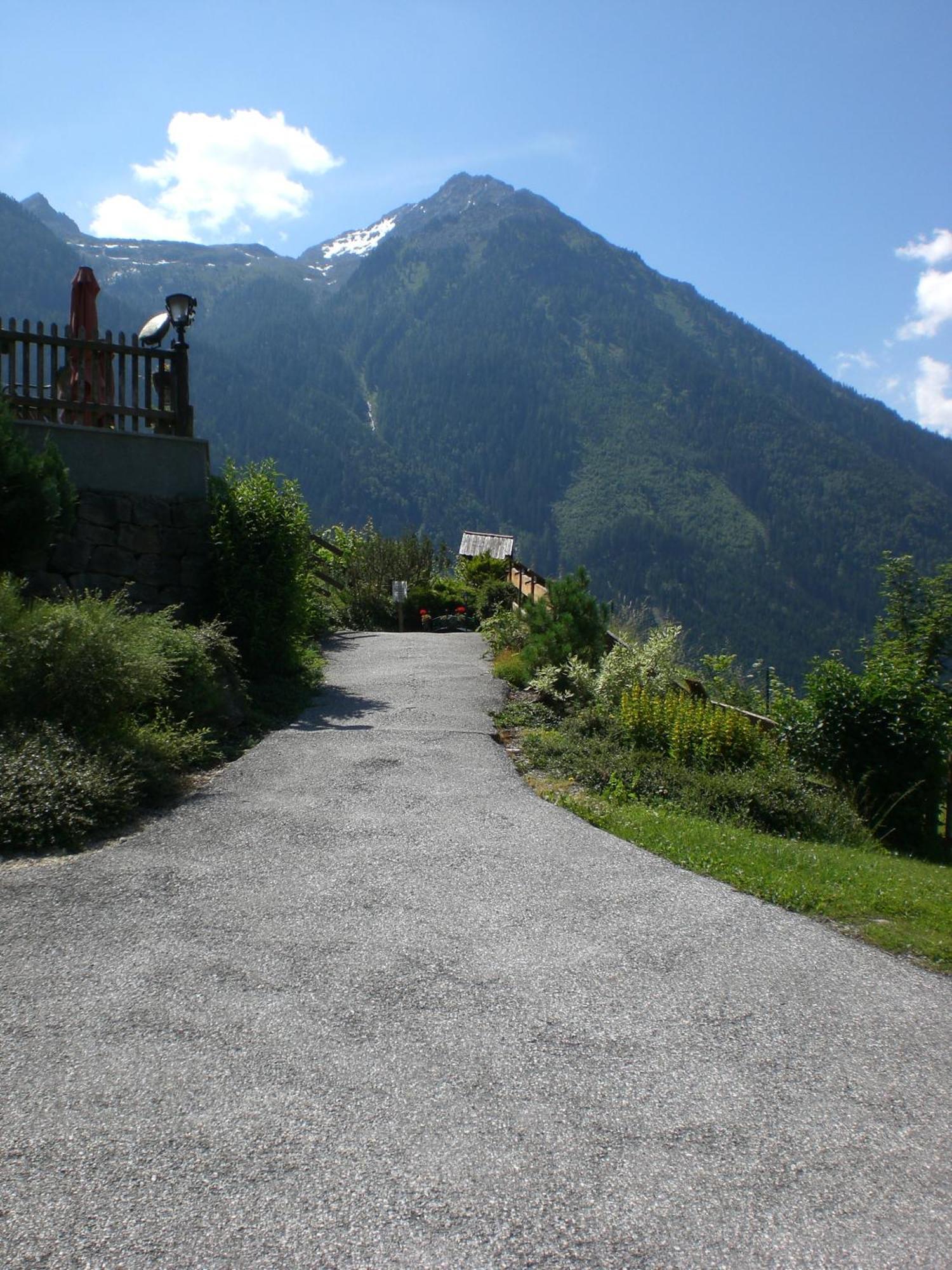 Hotel Gruppen Und Familienhof Falkenstein Krimml Exterior foto